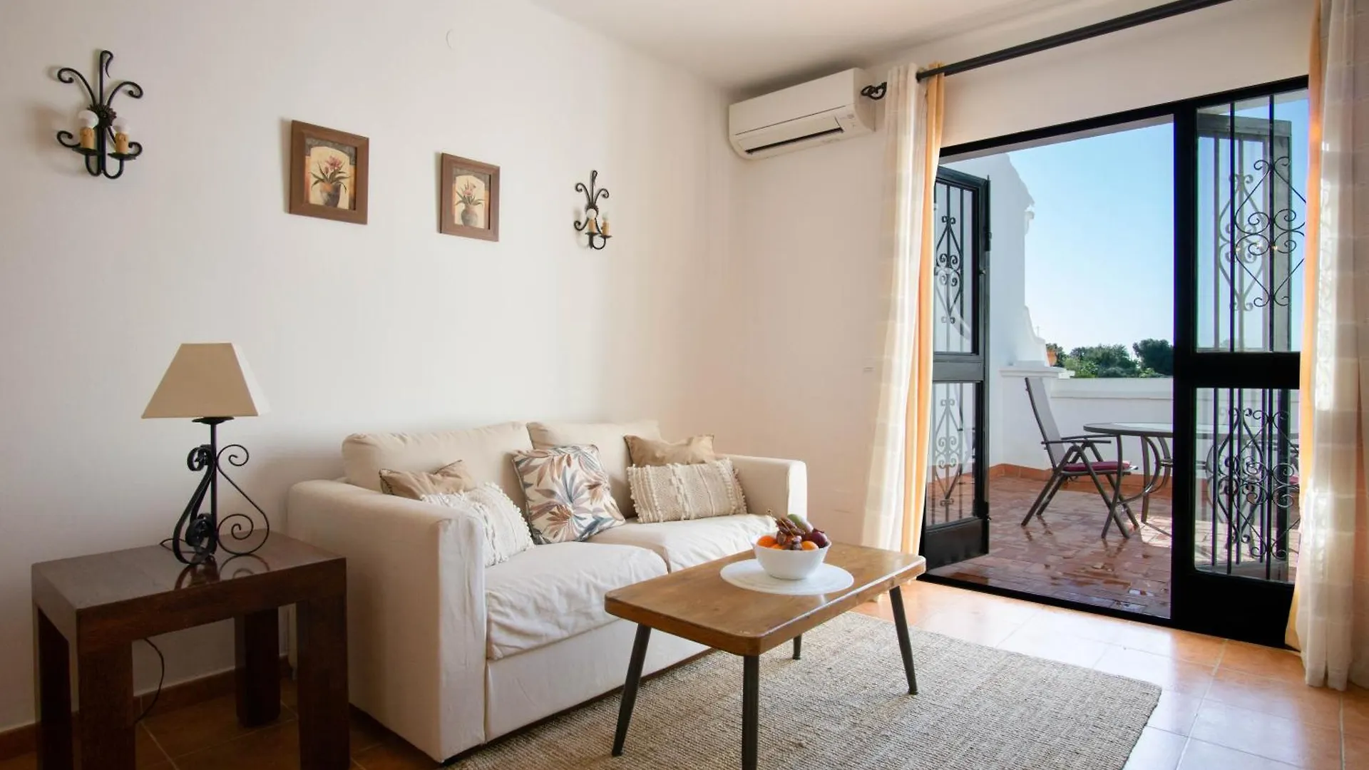 Oasis Del Nora Appartement Nerja 0*,  Spanje